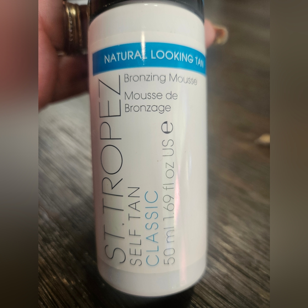 St. Tropez Self Tan Classic Bronzing Mousse - Blue and White